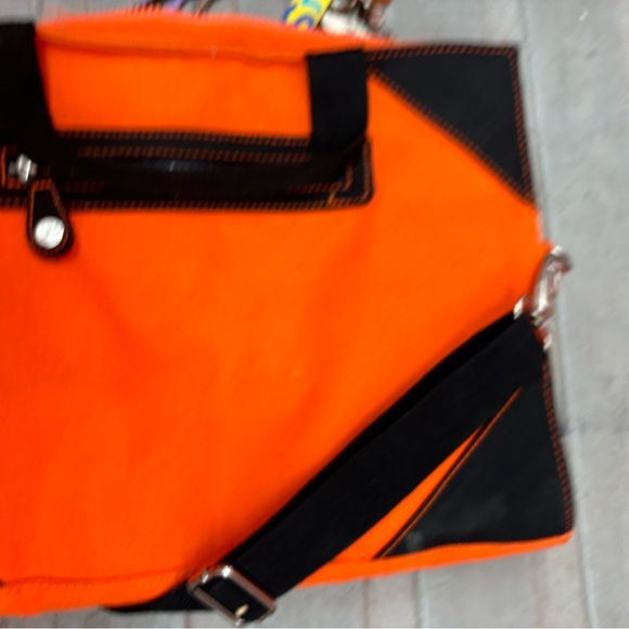 L'Artiste Izak Orange Canvas Bag - Picture 10 of 11